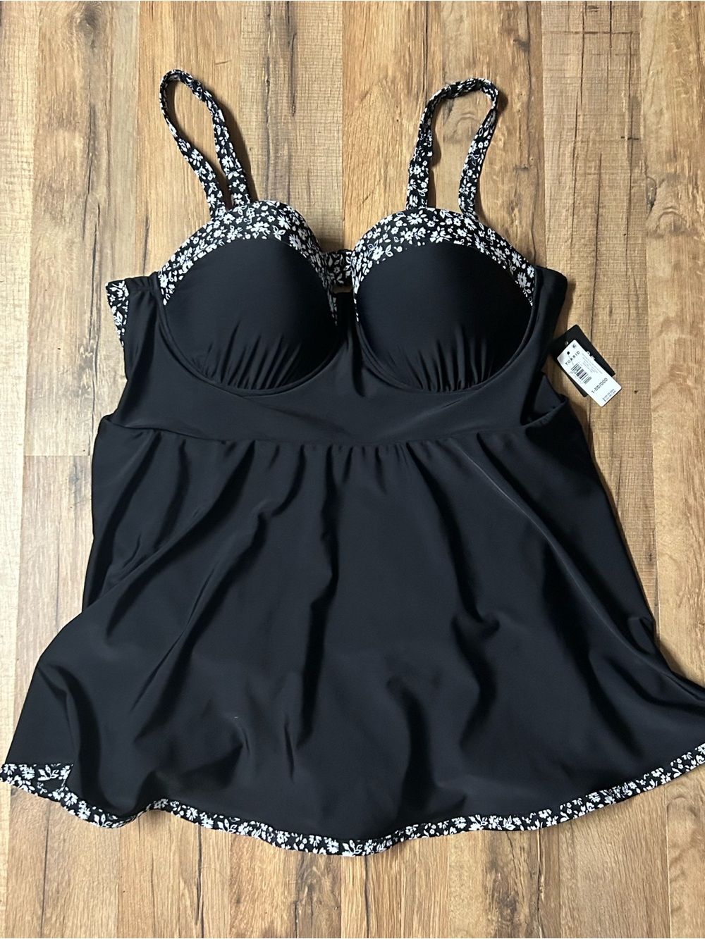 Torrid Black Swim Dress One Piece Size 1X DD/DDD Underwire Skirted Floral Trim